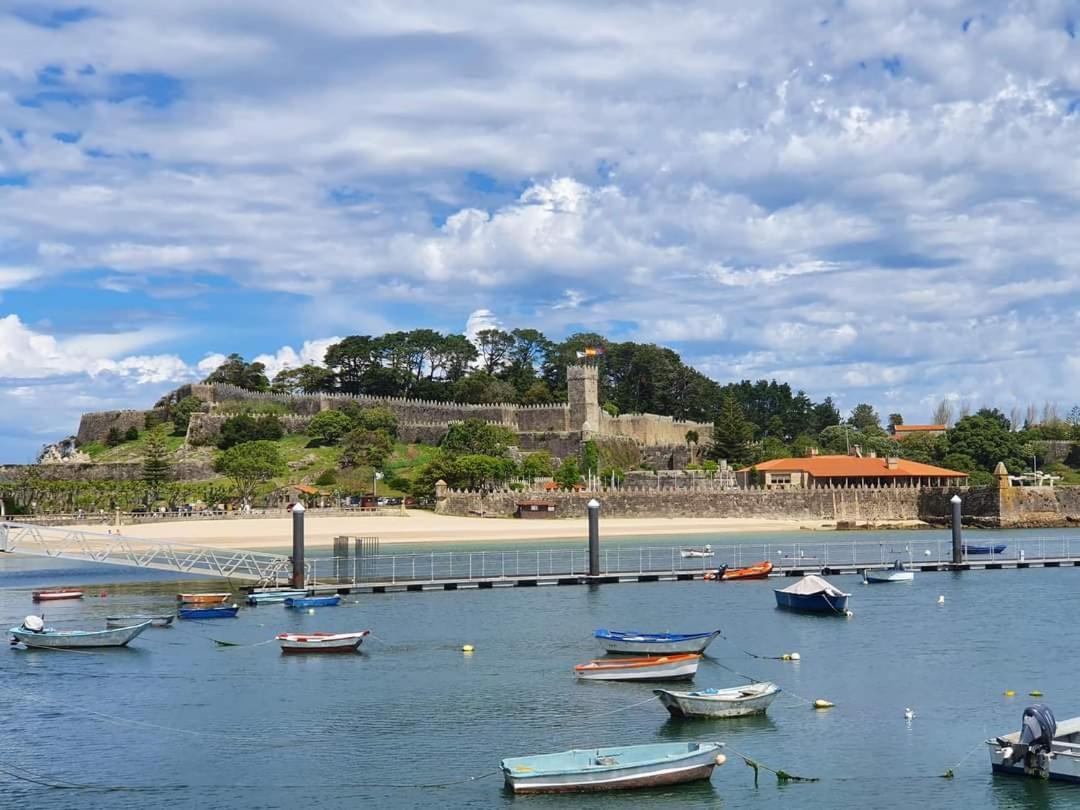 Vivienda En El Casco Historico De Baiona Villa Bagian luar foto